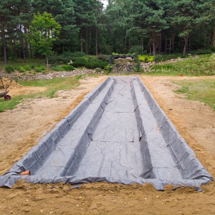 Geomata do ułożenia pod oczkiem wodnym.jpg