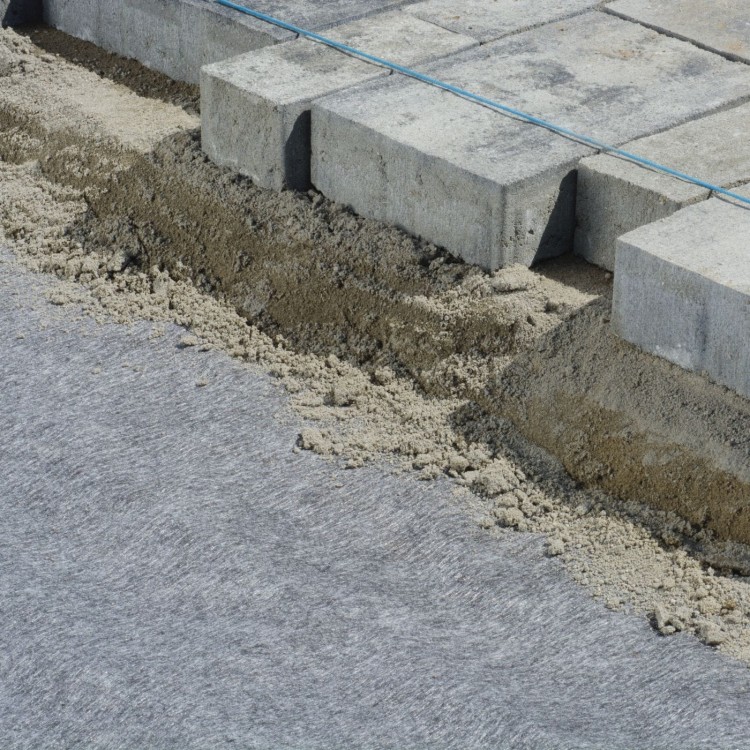 Geomata w stabilizacji chodnika.jpg