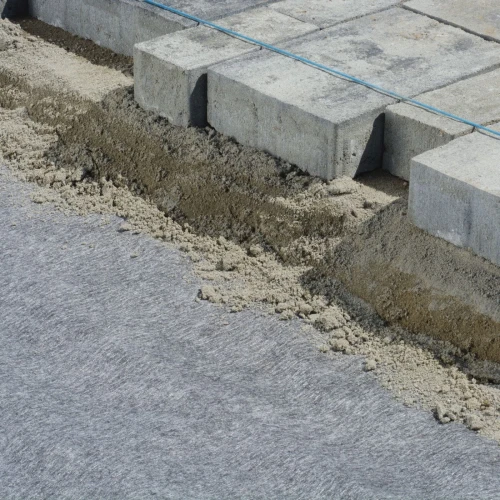 Geomata w stabilizacji chodnika.jpg