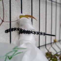 AGROopaska w mocowaniu agrowłókniny.jpg